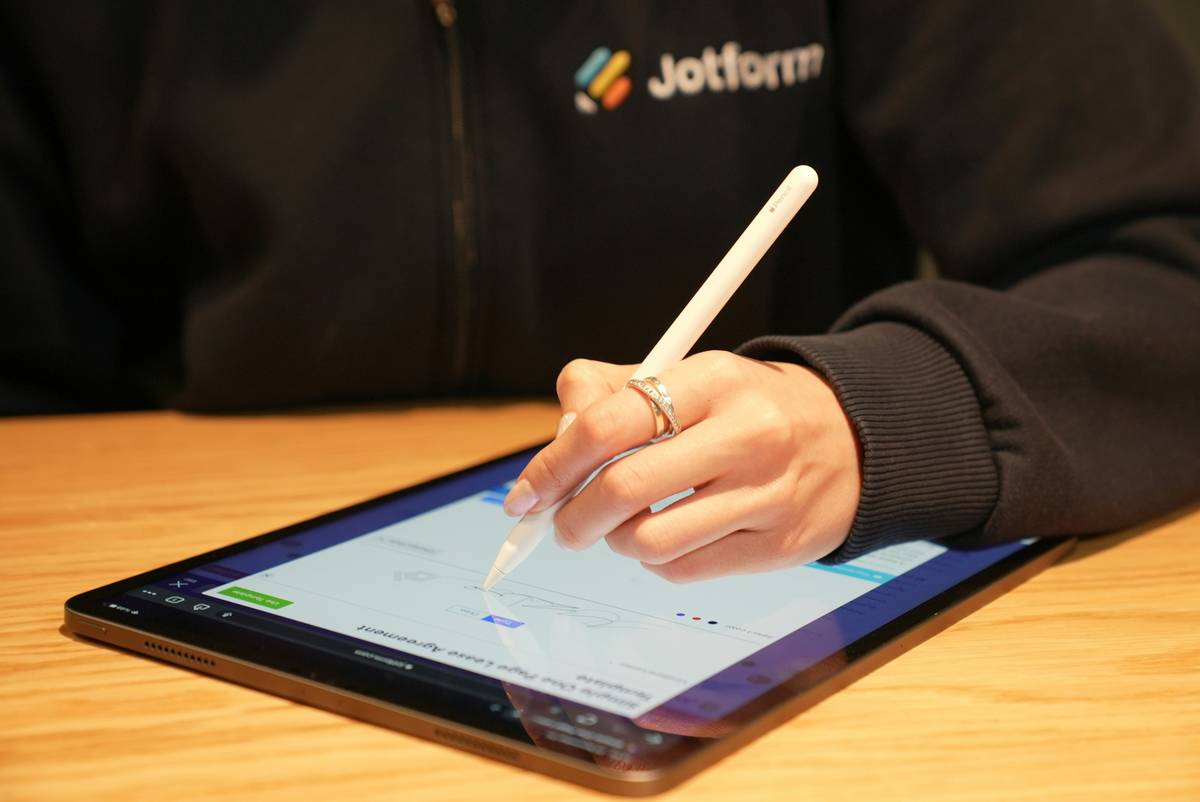 Digital Signature Protocols validating joint credit card applicants in real-time dashboard