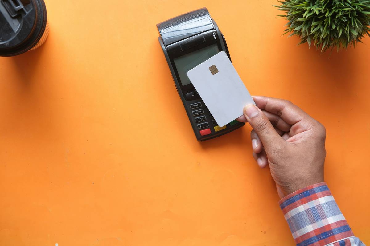 joint credit card apply comparison chart showing liability differences