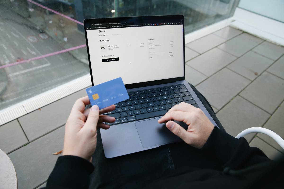 Joint Credit Card Application: Is It Better to Pay Together or Go Solo?